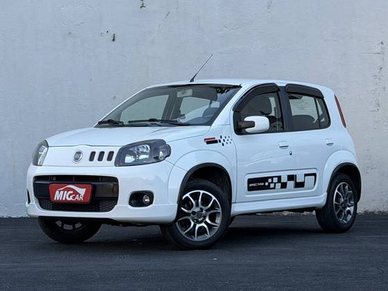FIAT UNO 1.4 EVO SPORTING 8V FLEX 4P MANUAL FIAT UNO 1.4 EVO SPORTING 8V FLEX 4P MANUAL